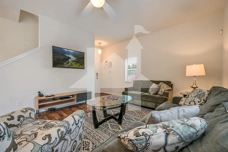 4BR Townhome w/Pool near Disney