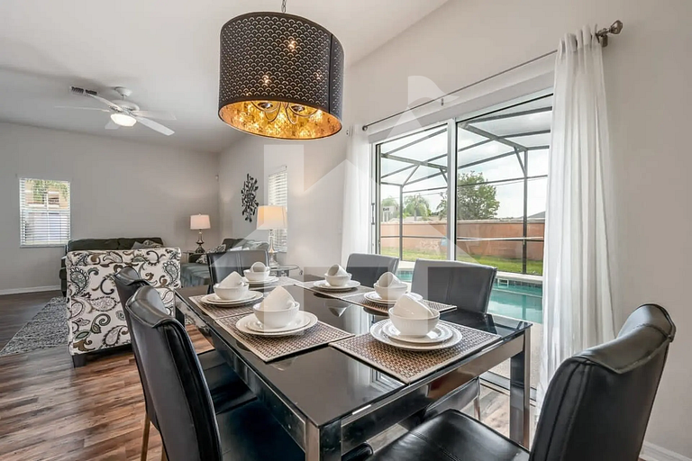 4BR Townhome w/Pool near Disney