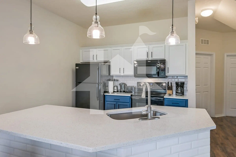 4BR Townhome w/Pool near Disney