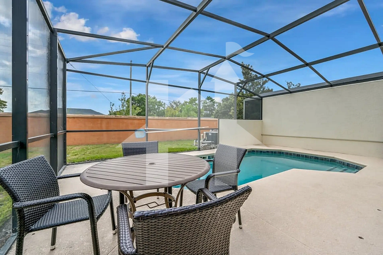 4BR Townhome w/Pool near Disney