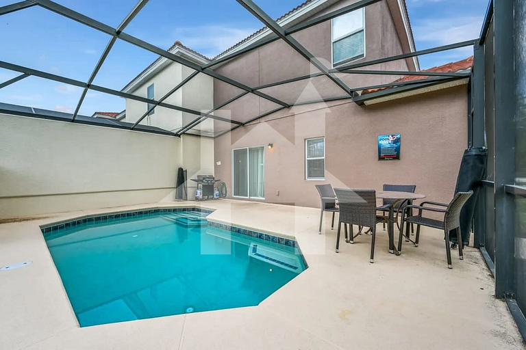 4BR Townhome w/Pool near Disney