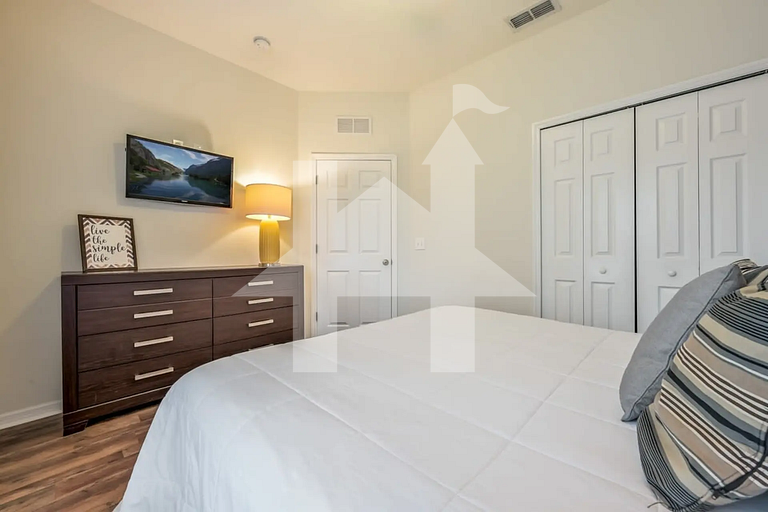 4BR Townhome w/Pool near Disney
