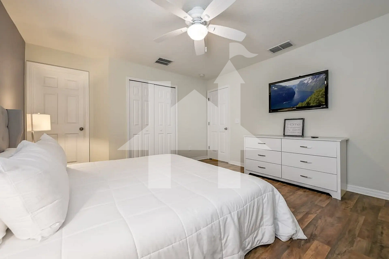 4BR Townhome w/Pool near Disney