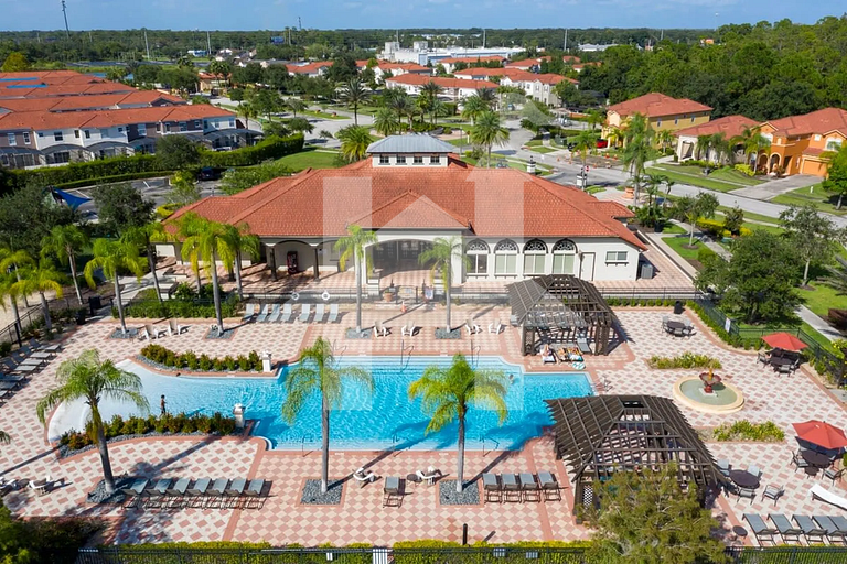 4BR Townhome w/Pool near Disney