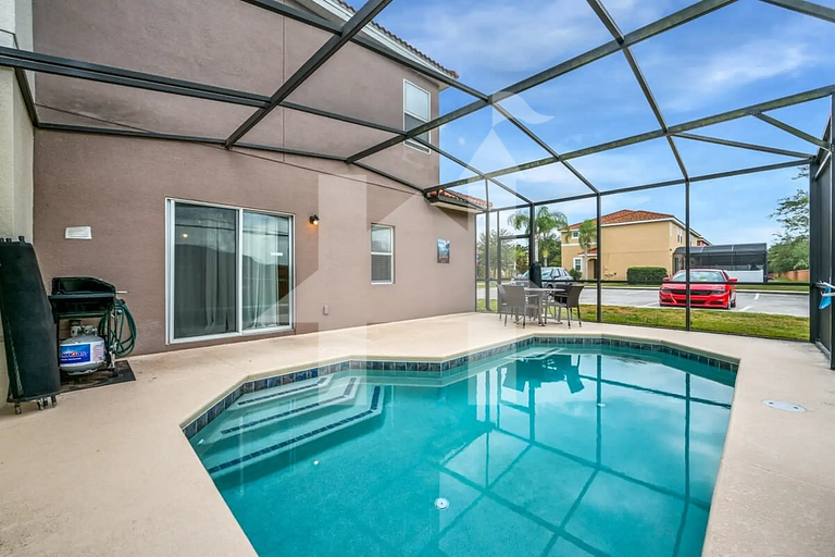 4BR Townhome w/Pool near Disney