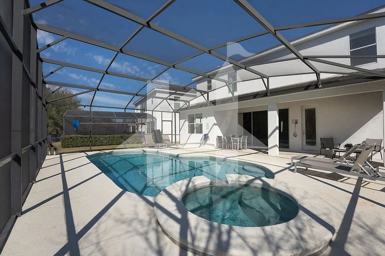 Luxury Retreat with Private Pool & Spa