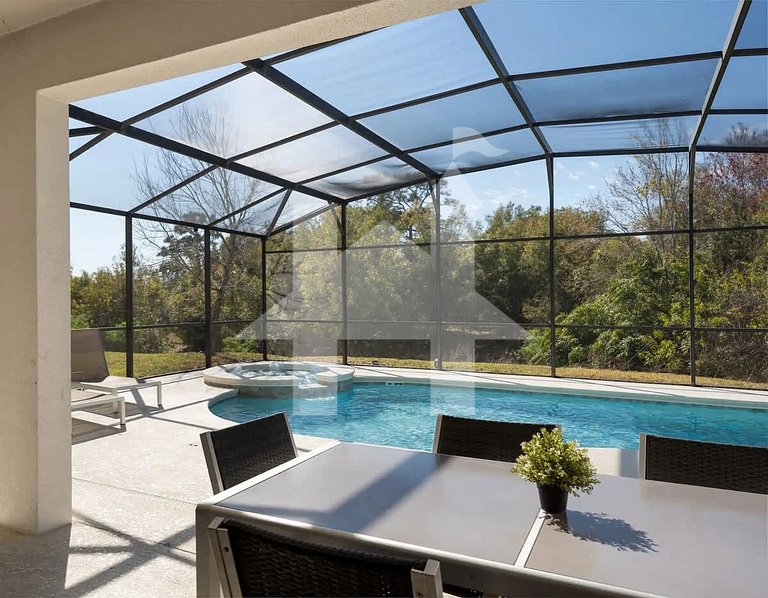 Luxury Retreat with Private Pool & Spa