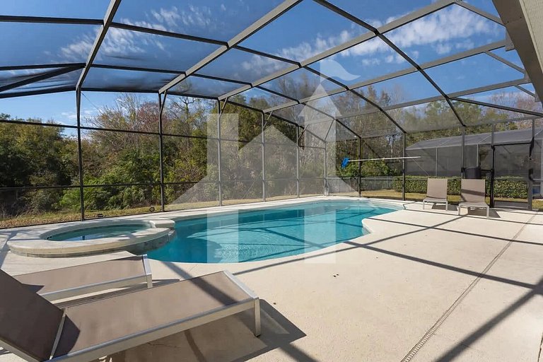 Luxury Retreat with Private Pool & Spa