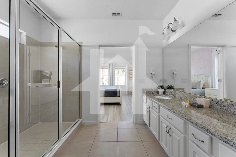Luxury Retreat with Private Pool & Spa
