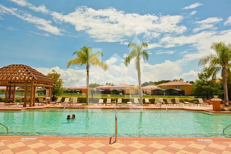 Luxury Retreat with Private Pool & Spa