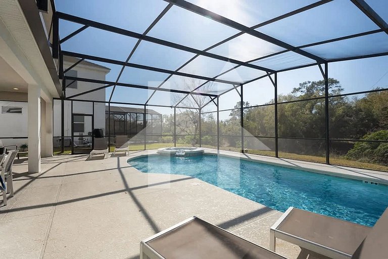 Luxury Retreat with Private Pool & Spa