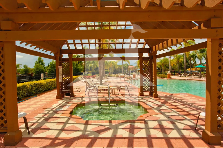 Themed House with Pool and Comfort