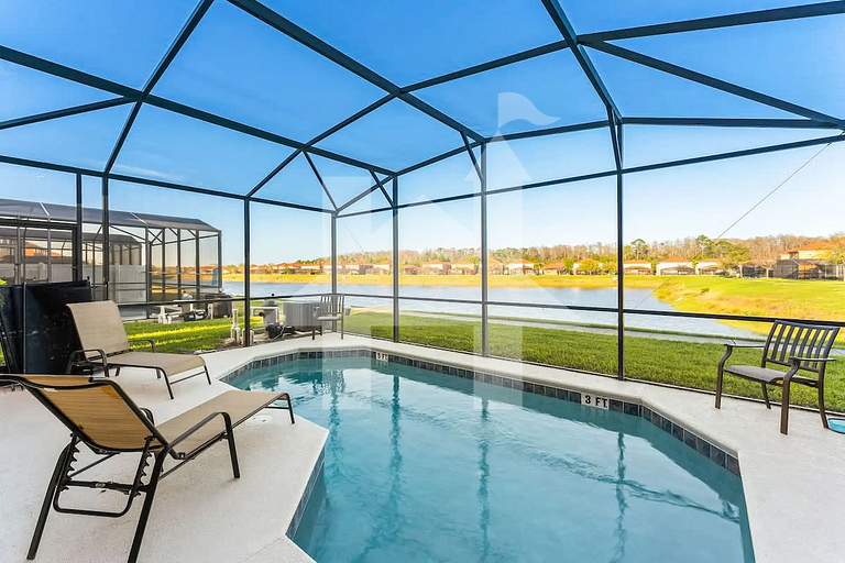 Themed House with Pool and Comfort
