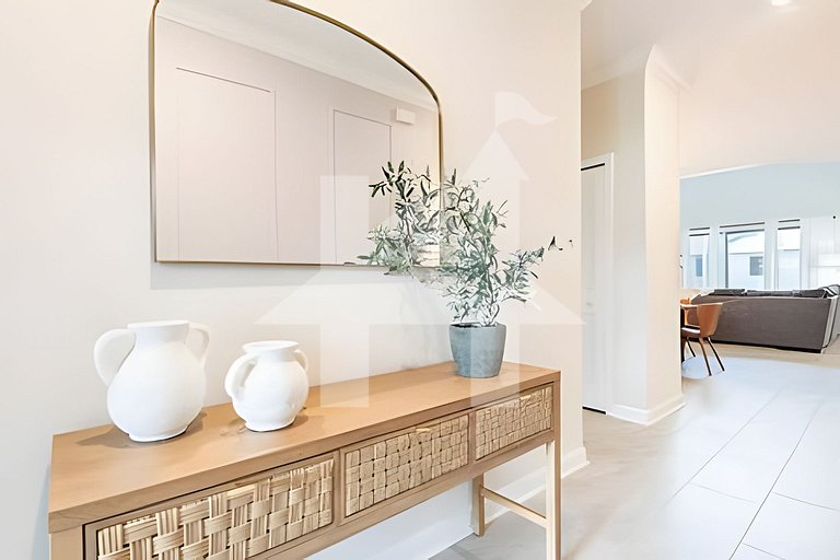 UNE - CGH5 1093 · Magical 5BR Home / Pool & Themed Rooms nea