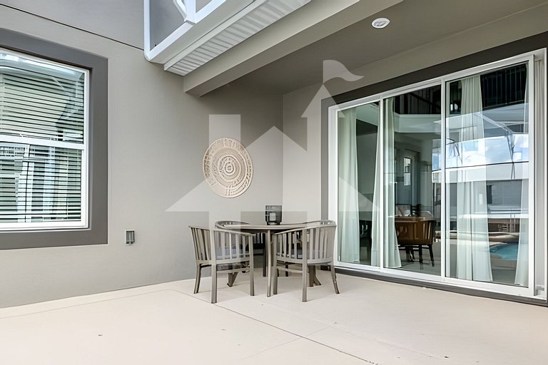 UNE - CGH5 1093 · Magical 5BR Home / Pool & Themed Rooms nea