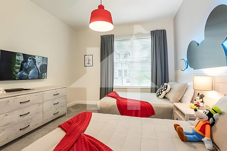 UNE - CGH5 1093 · Magical 5BR Home / Pool & Themed Rooms nea