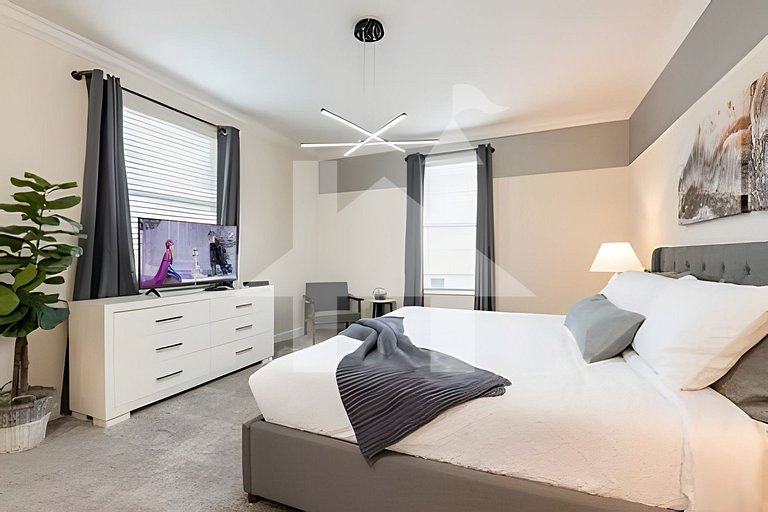 UNE - CGH5 1093 · Magical 5BR Home / Pool & Themed Rooms nea