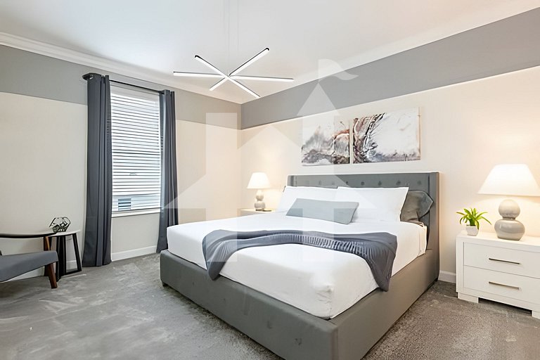 UNE - CGH5 1093 · Magical 5BR Home / Pool & Themed Rooms nea