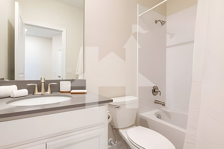 UNE - CGH5 1093 · Magical 5BR Home / Pool & Themed Rooms nea
