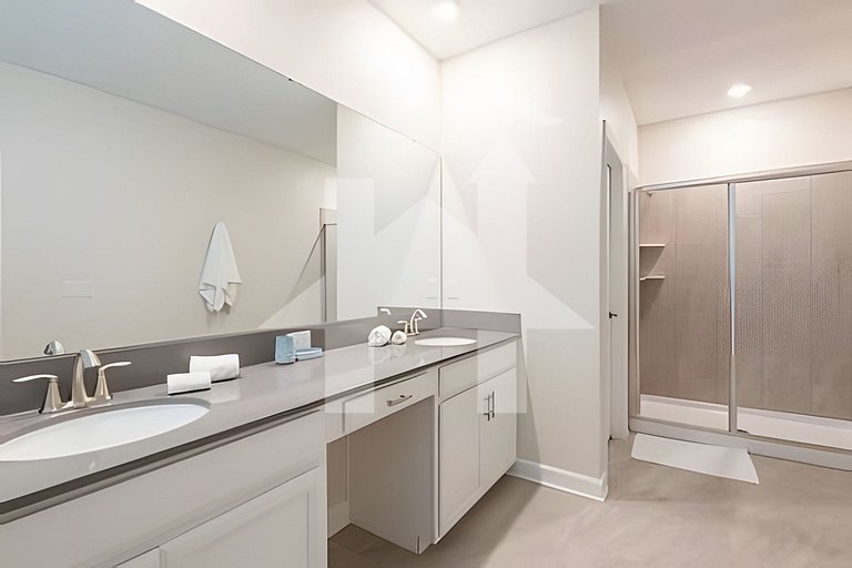 UNE - CGH5 1093 · Magical 5BR Home / Pool & Themed Rooms nea