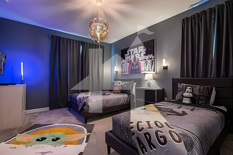 UNE - CGH5 1093 · Magical 5BR Home / Pool & Themed Rooms nea