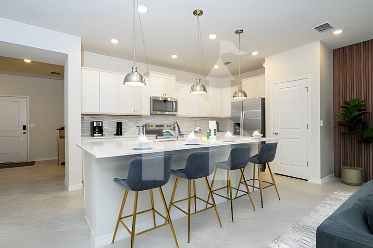 Vacation Home Near Disney, 5 bedrooms