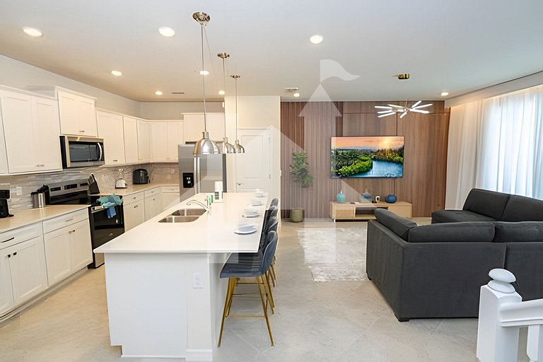 Vacation Home Near Disney, 5 bedrooms