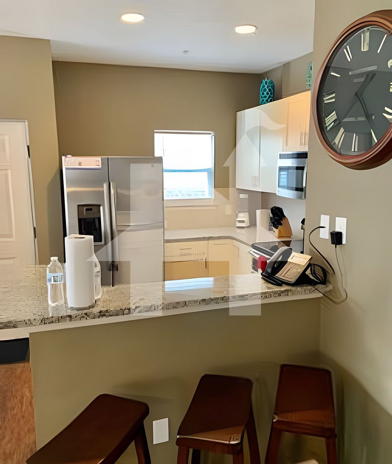 Townhouse 4Q em Storey Lake com Piscina