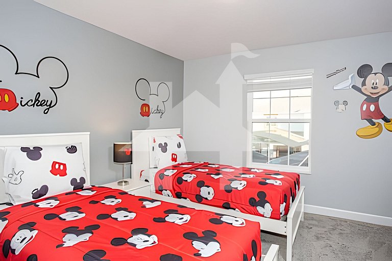 Vacation Home Near Disney, 4 bedrooms