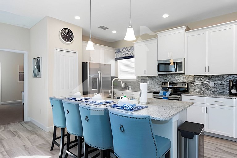 Solterra Villa De Tommaso 5BR w Pool & Games