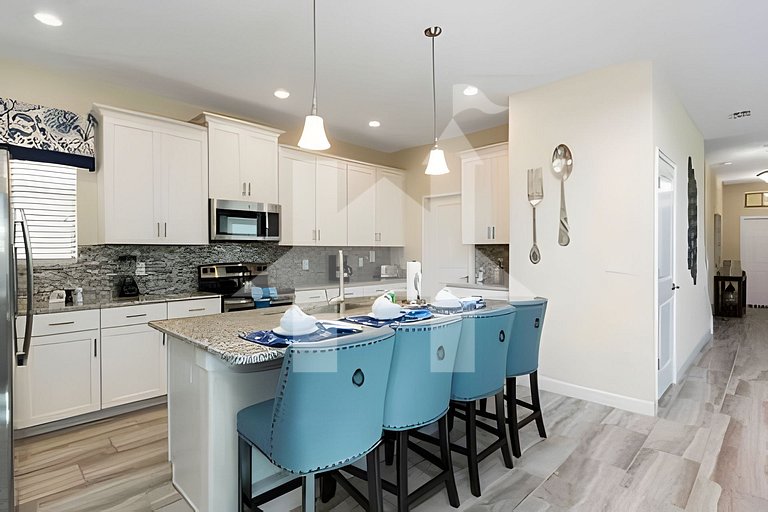 Solterra Villa De Tommaso 5BR w Pool & Games