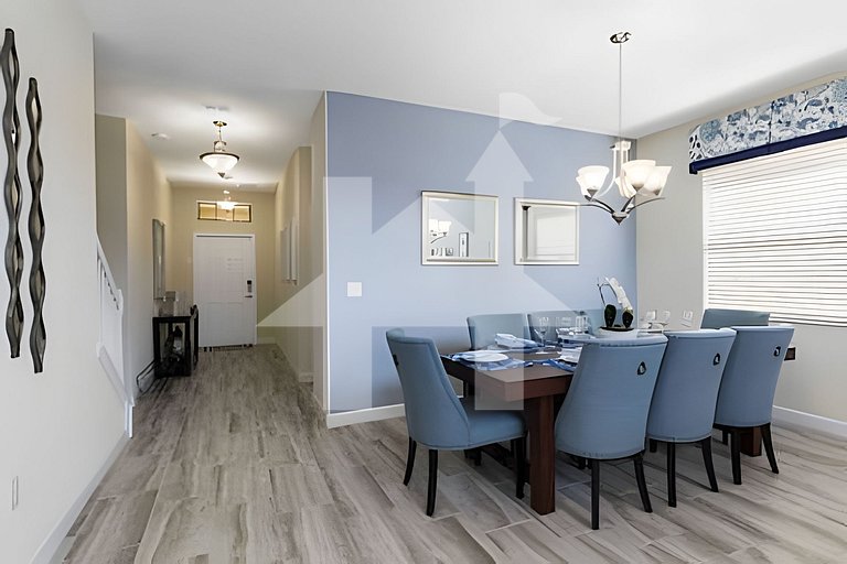 Solterra Villa De Tommaso 5BR w Pool & Games