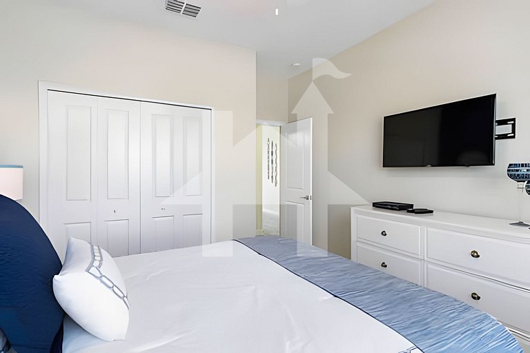 Solterra Villa De Tommaso 5BR w Pool & Games