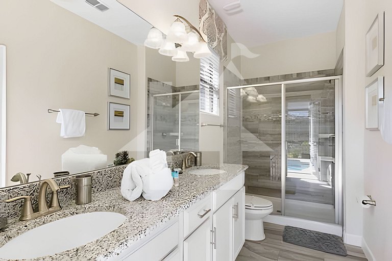 Solterra Villa De Tommaso 5BR w Pool & Games