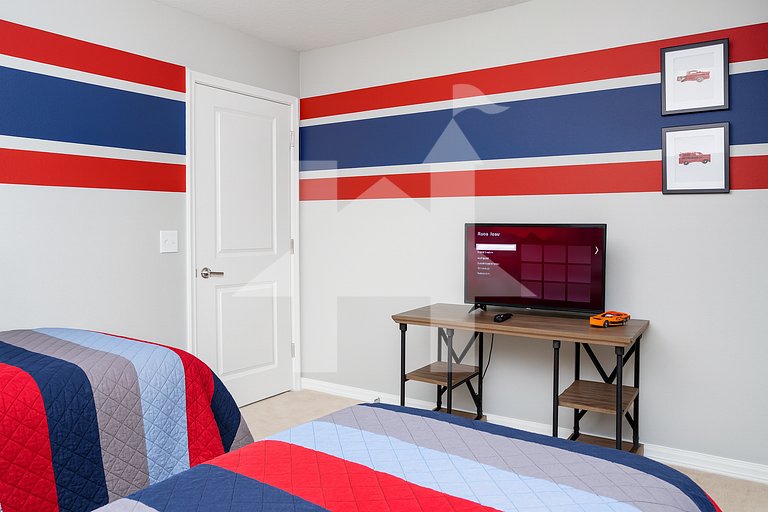 Vacation Home Near Disney, 6 bedrooms