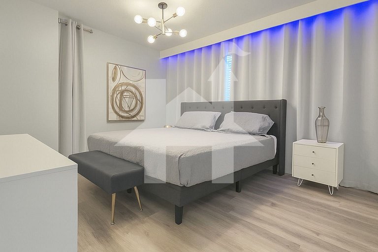 Vacation Home Near Disney, 5 bedrooms