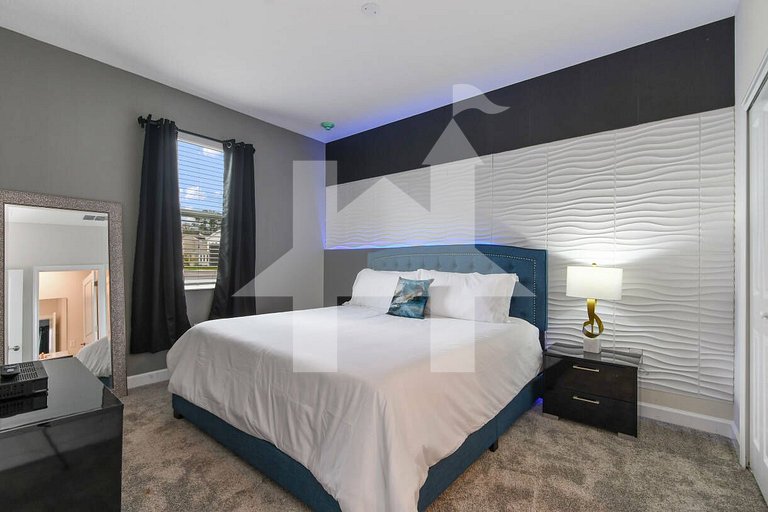 Vacation Home Near Disney, 9 bedrooms