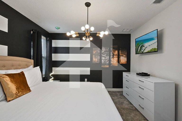 Vacation Home Near Disney, 9 bedrooms