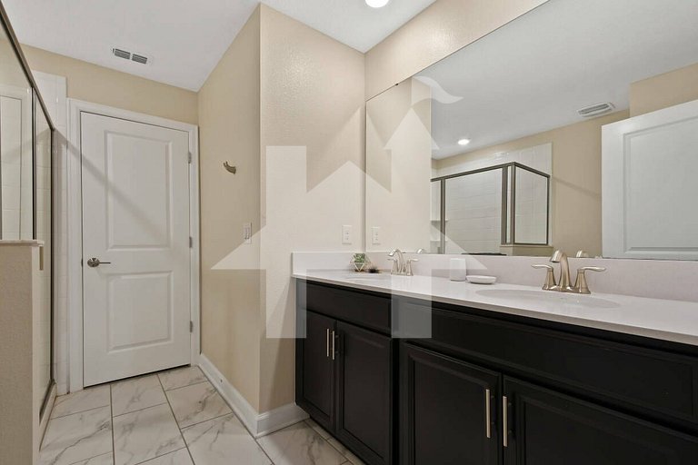 Vacation Home Near Disney, 9 bedrooms