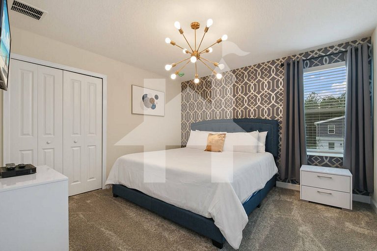 Vacation Home Near Disney, 9 bedrooms