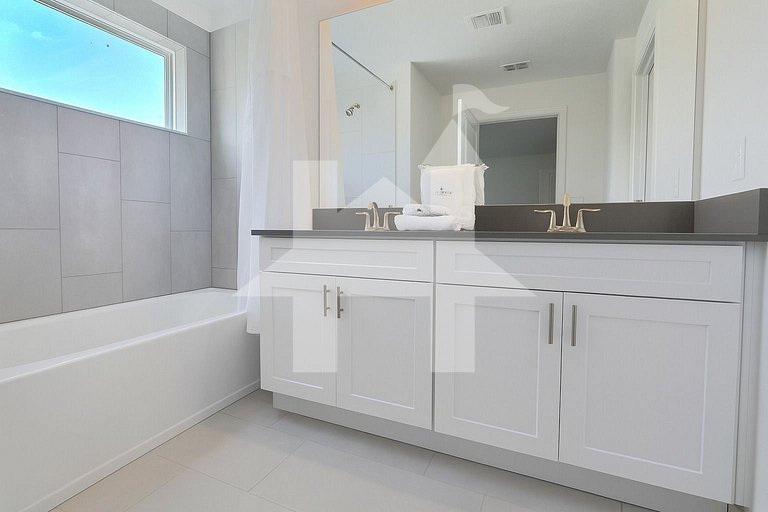 Modern 4 Bedroom Home at Storey Lake Resort Private Pool