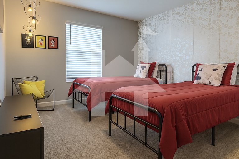 Modern 4 Bedroom Home at Storey Lake Resort Private Pool