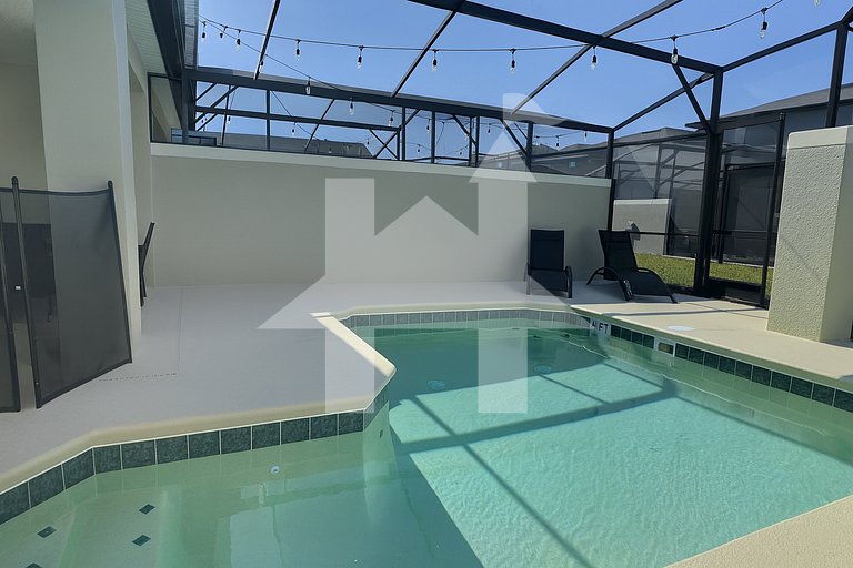 Modern 4 Bedroom Home at Storey Lake Resort Private Pool