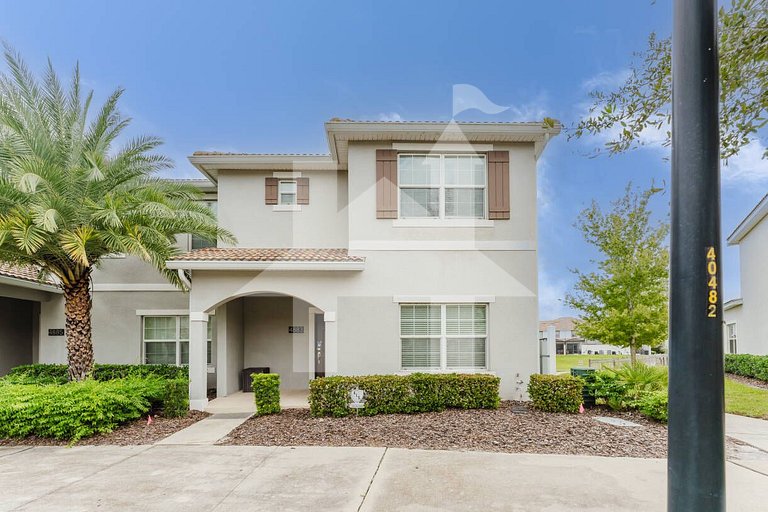 5-Bedroom House with Private Pool