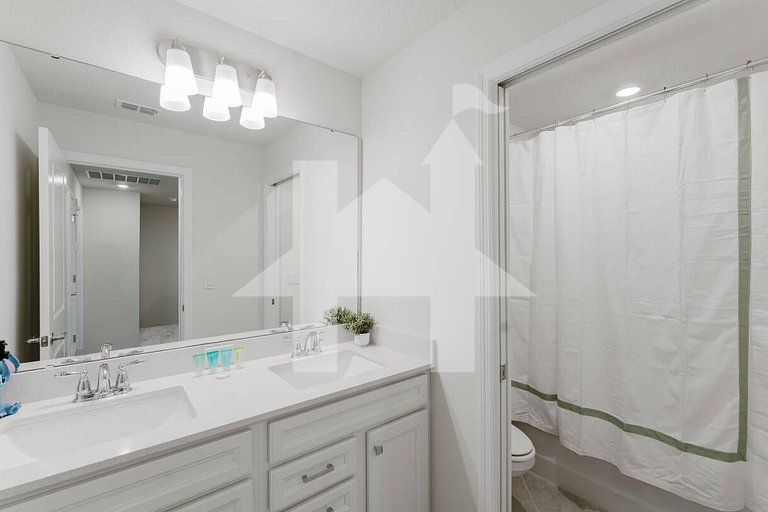 Vacation Home Near Disney, 5 bedrooms