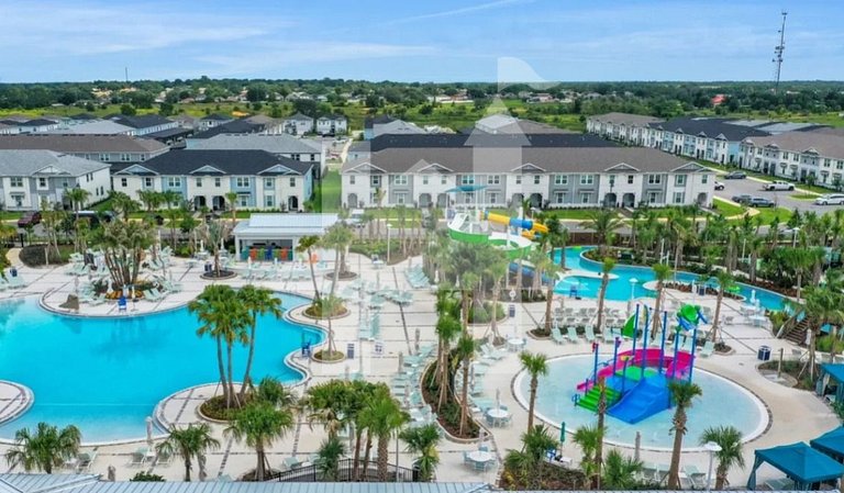 Vacation Home Near Disney, 5 bedrooms