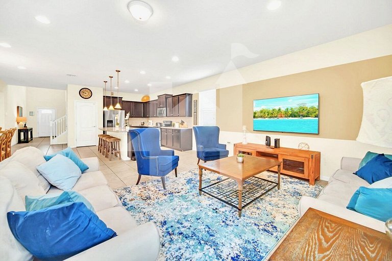 Vacation Home Near Disney, 8 bedrooms