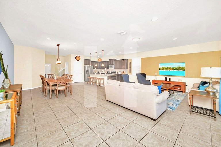 Vacation Home Near Disney, 8 bedrooms