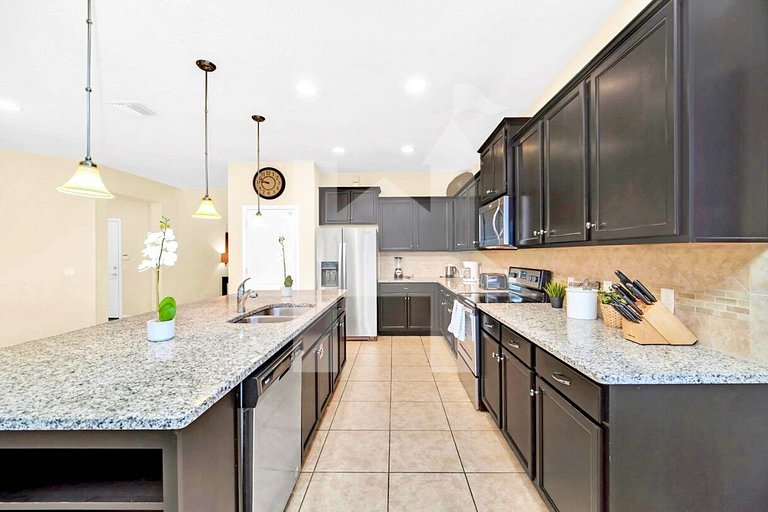 Vacation Home Near Disney, 8 bedrooms