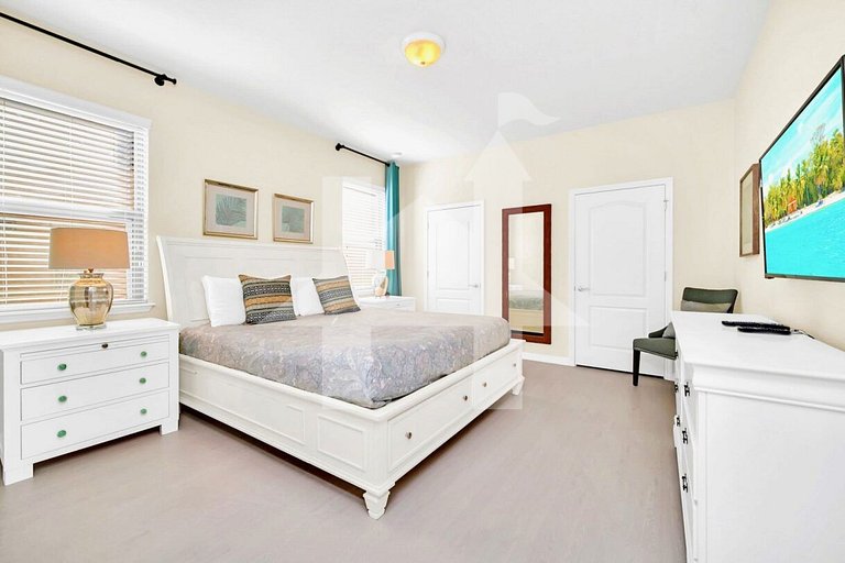 Vacation Home Near Disney, 8 bedrooms